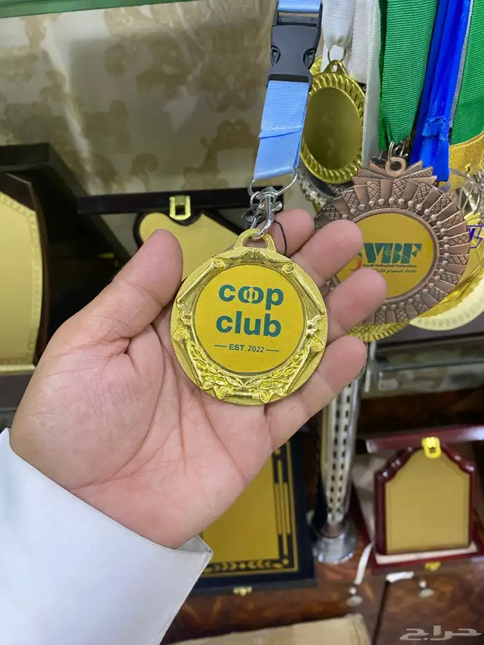 طباعة دروع طباعه كاوس طباعه وسام التخرج بروشات 0