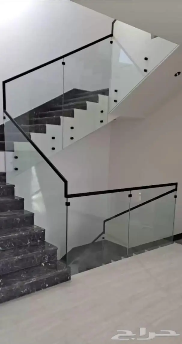 زجاج سكريت محايل عسير بلكونت 1