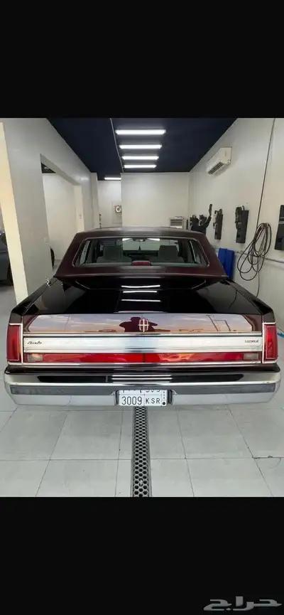لينكون تاون كار كلاسيك 1988 18