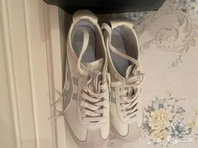 حذاء رياضي ماركة onitsuka tiger اليابانية 3