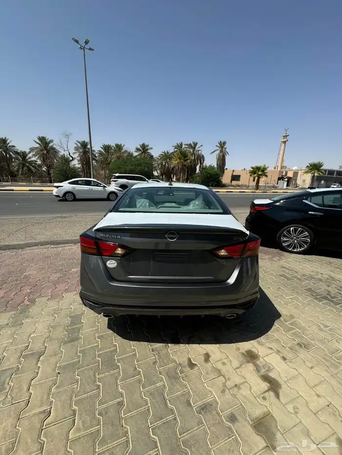 نيسان التيما نص فل SV موديل 2024م 3