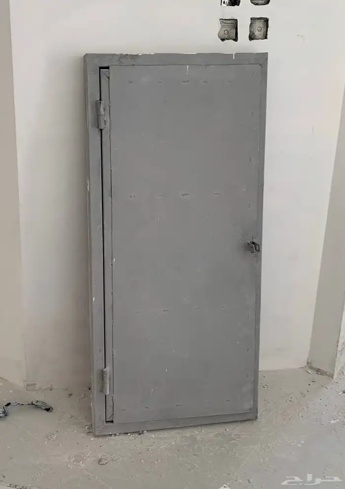 باب حديد لعداد الكهرباء للمنزل 1