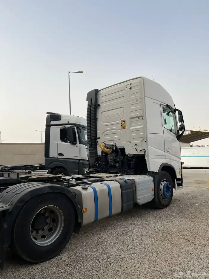 راس شاحنة فولفو FH 460 بطاقة جمركية 2014 6