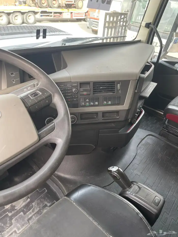 راس شاحنة فولفو FH 460 بطاقة جمركية 2014 11