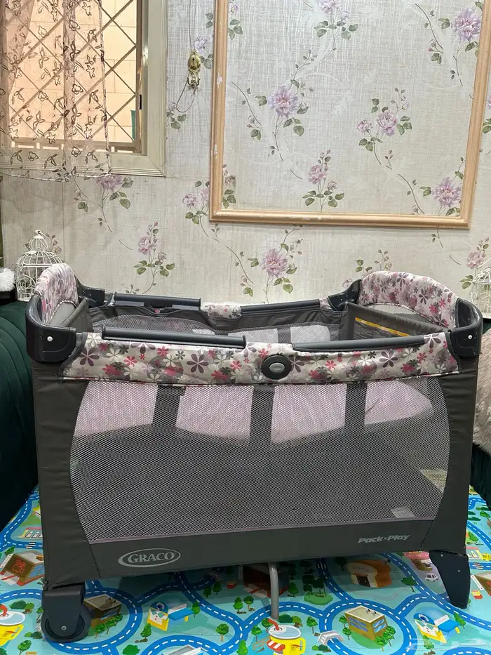 سرير ومجلس أطفال ماركة جراكو مستوين 4