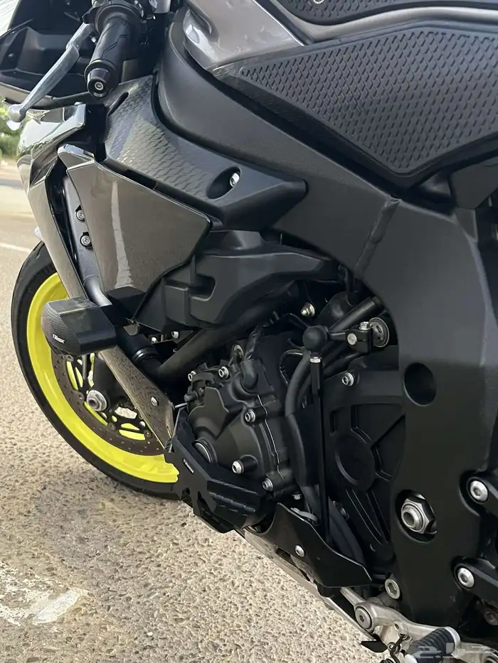 Yamaha R1s 2018 13