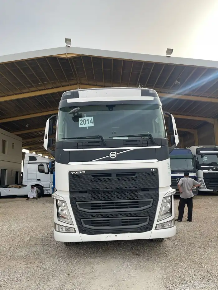راس شاحنة فولفو FH 460 بطاقة جمركية 2014 1