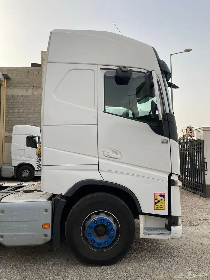 راس شاحنة فولفو FH 460 بطاقة جمركية 2014 8