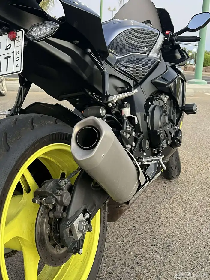 Yamaha R1s 2018 9
