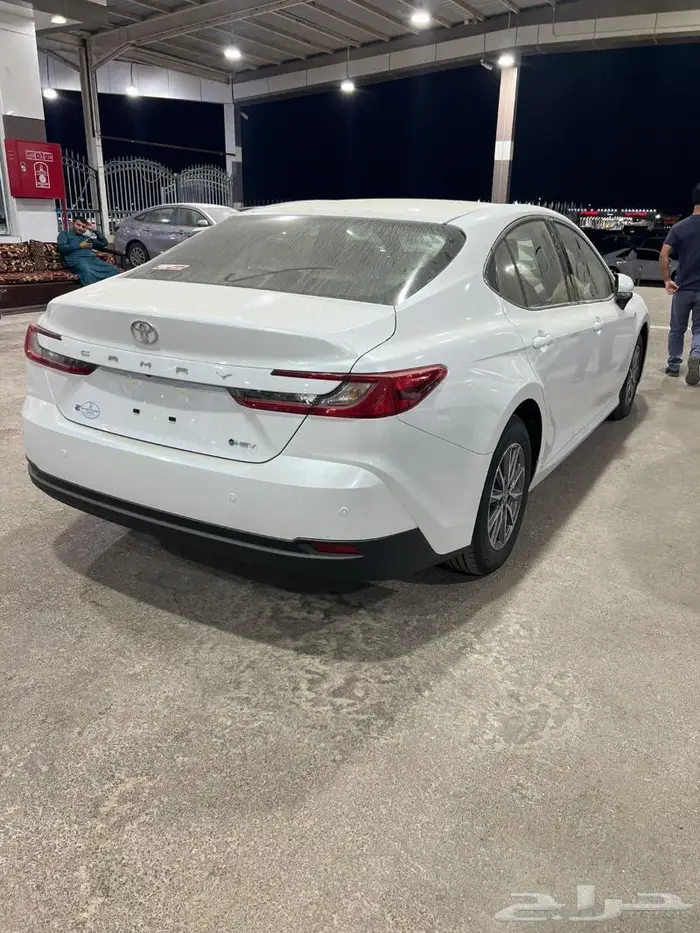 كامرى E استاندر هايبرد 2025 4