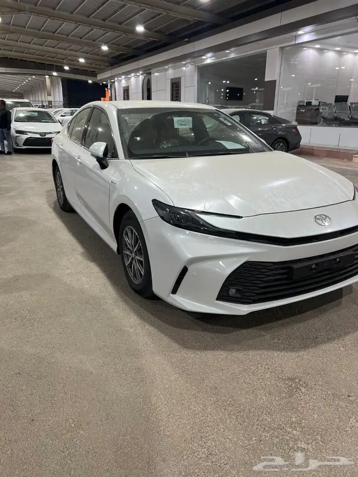 كامرى E استاندر هايبرد 2025 1