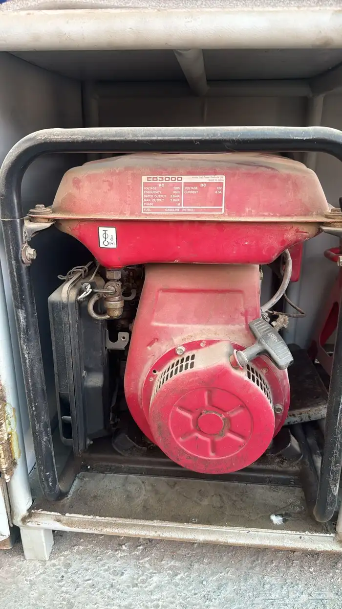 اغراض فتك نيسان نظيف وعلى الشرط حياكم تفضلوا 16