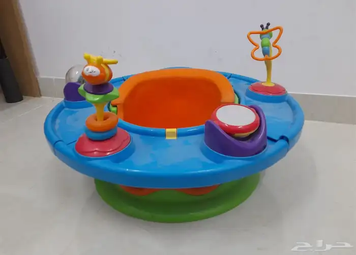 كنب كورنر و مستلزمات اطفال للبيع سرير 4