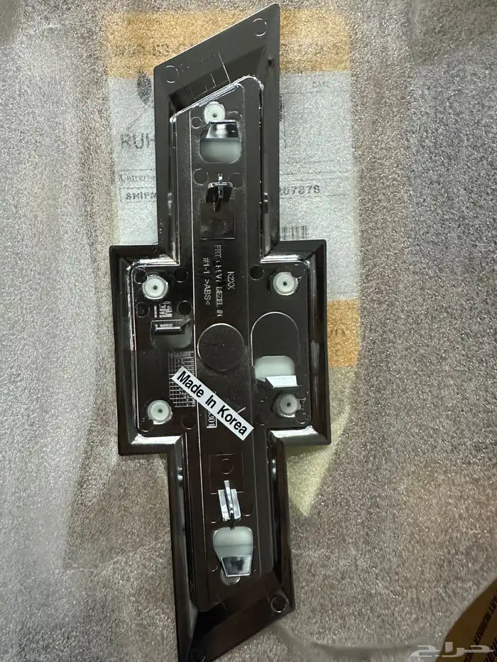 علامة شعار شبك سلفرادو من 2016 الى 2018 1