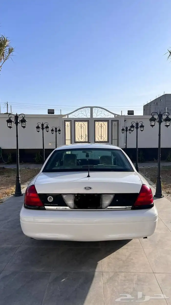 فورد بوليسي 2011 ماشي 68 الف فقط مخزن (تم البيع) 11