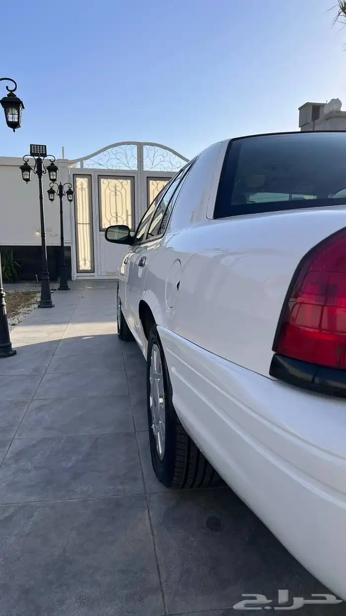 فورد بوليسي 2011 ماشي 68 الف فقط مخزن (تم البيع) 9