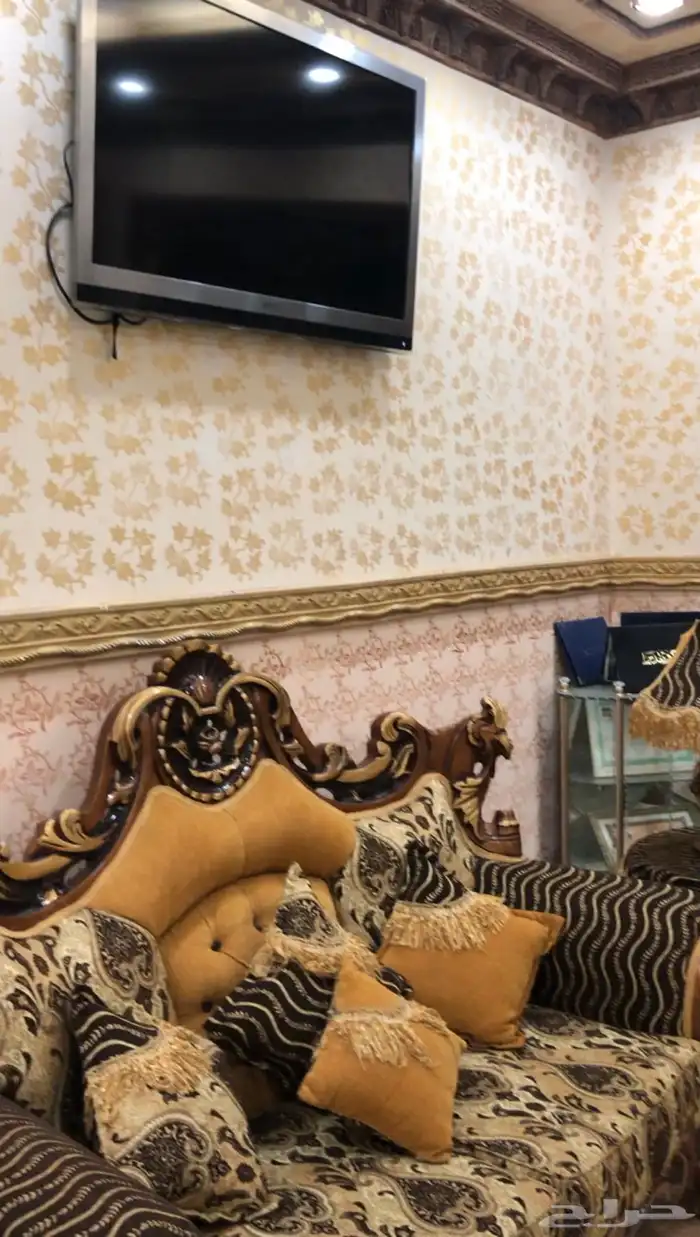 كنب مجلس رجال فخم مقاس 7   5 مع 3 ستائر طقم للكنب 1