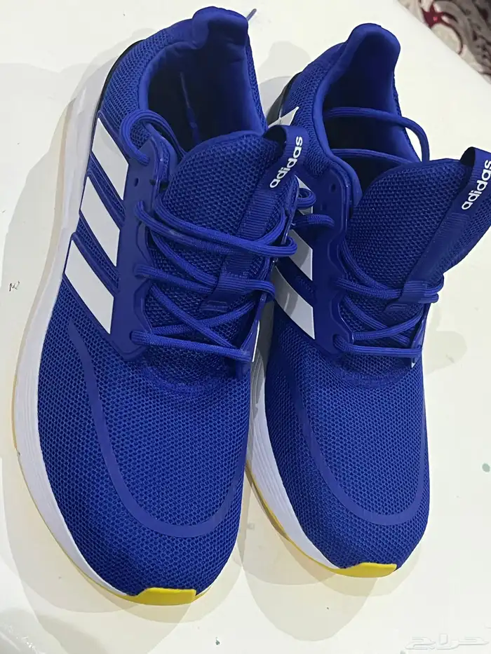 حذاء رياضي adidas مقاسي 45.5 1