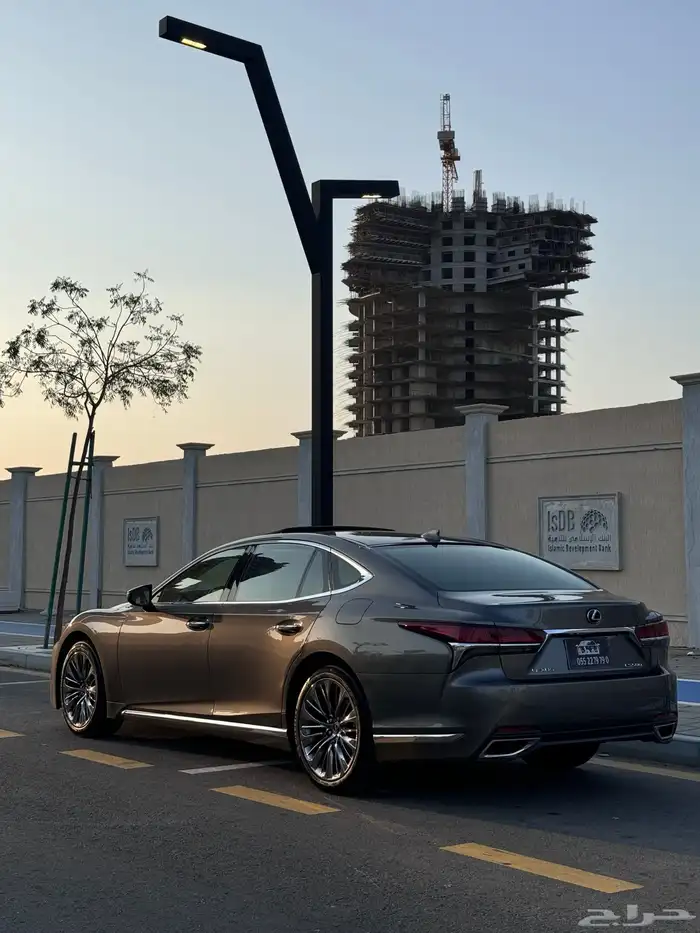 تم البيع لكسزس LS350 ممشى 55 ألف 10
