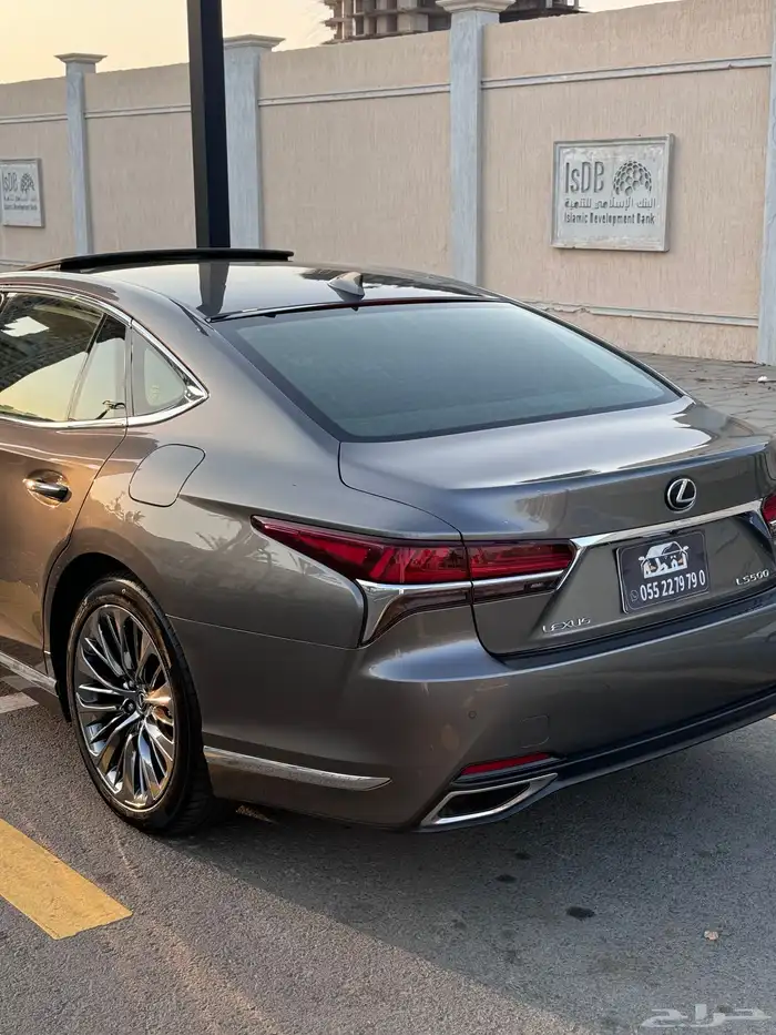 تم البيع لكسزس LS350 ممشى 55 ألف 14