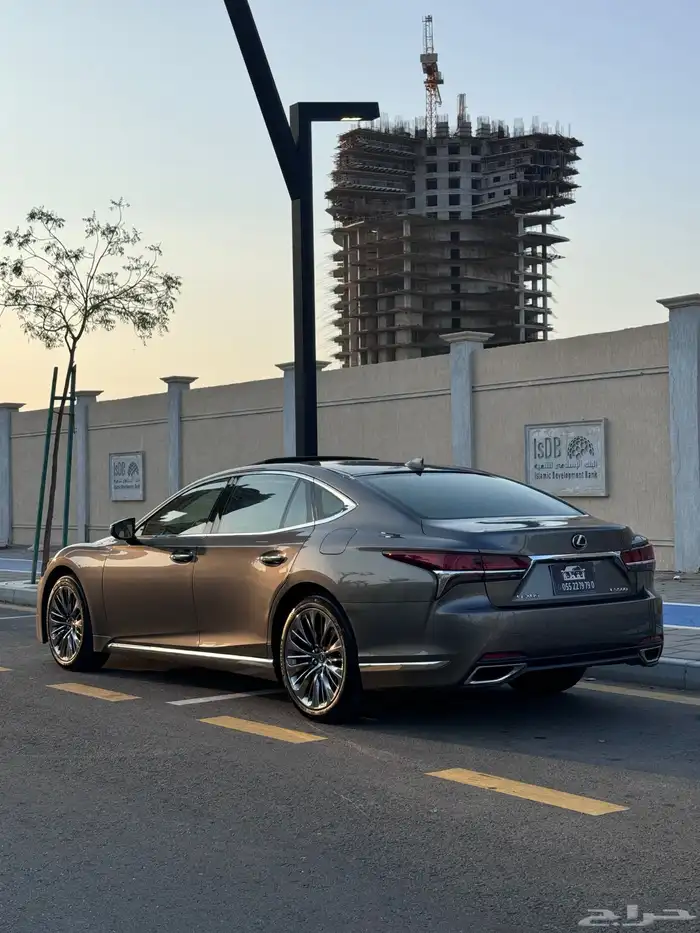 تم البيع لكسزس LS350 ممشى 55 ألف 9