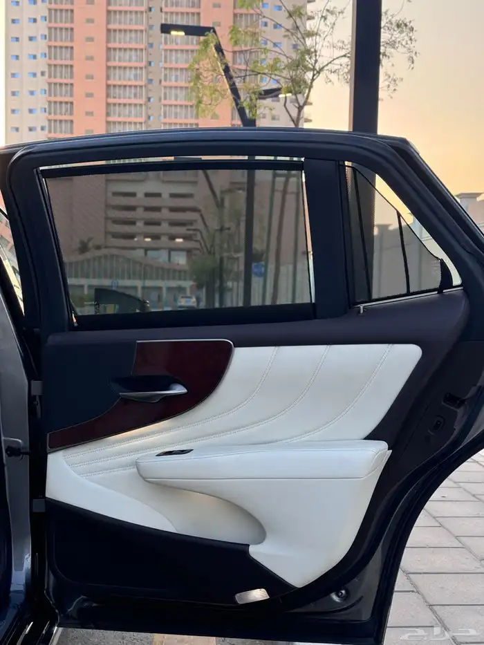 تم البيع لكسزس LS350 ممشى 55 ألف 42
