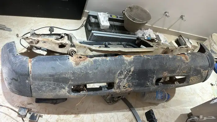 للبيع قطع غيار سيارة لاند كلوزر 93 تشليح 8
