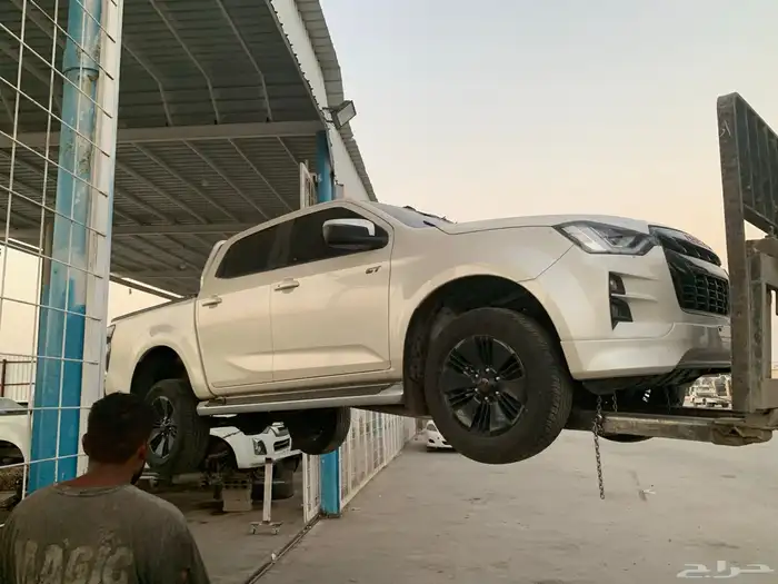 تشليح الشروق. لبيع غطع غيار السيارات مصدوم 0