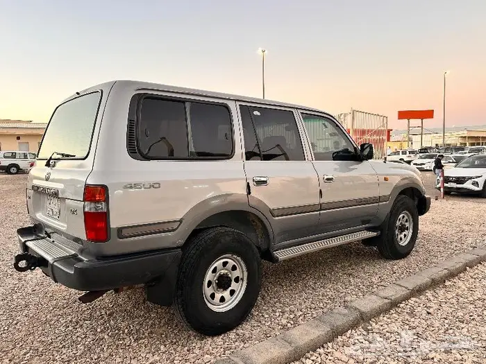 جيب صالون جي اكس موديل 1997 3
