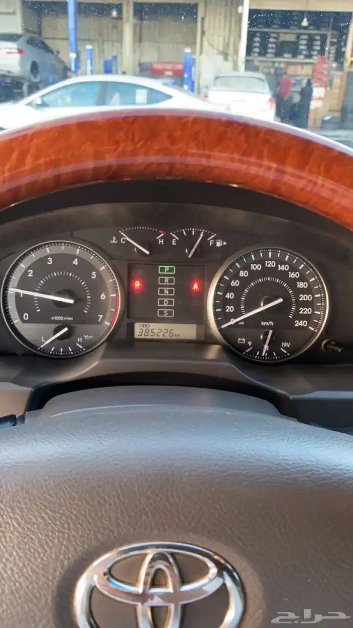 جيب تايوتا لاندكروزر 2015 فل كامل 5