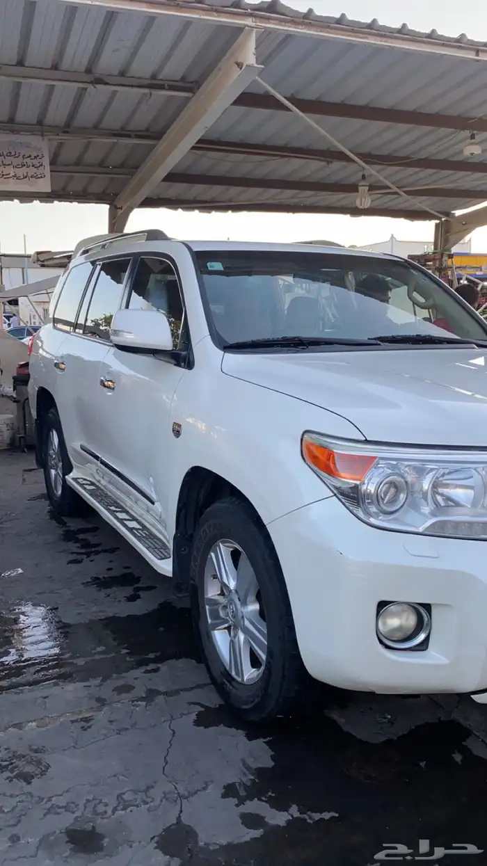 جيب تايوتا لاندكروزر 2015 فل كامل 0
