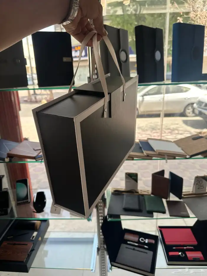 تنفيذ بكسات هدايا للشركات وتنفيذ مستلزمات المطبوعات 11