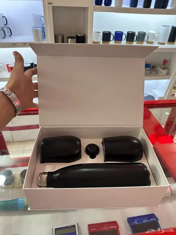 تنفيذ بكسات هدايا للشركات وتنفيذ مستلزمات المطبوعات 3