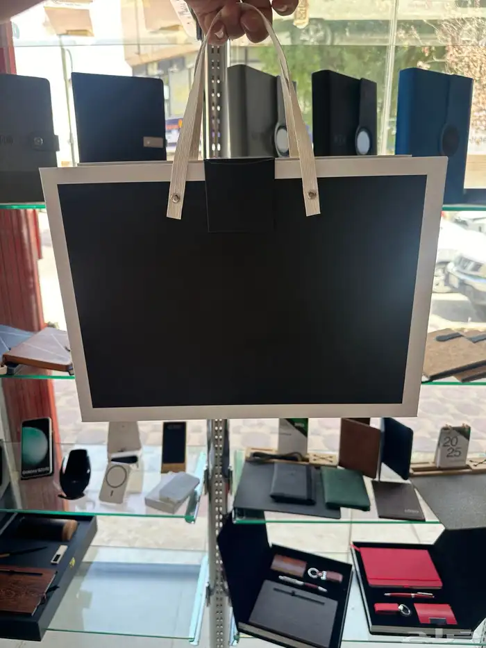 تنفيذ بكسات هدايا للشركات وتنفيذ مستلزمات المطبوعات 10