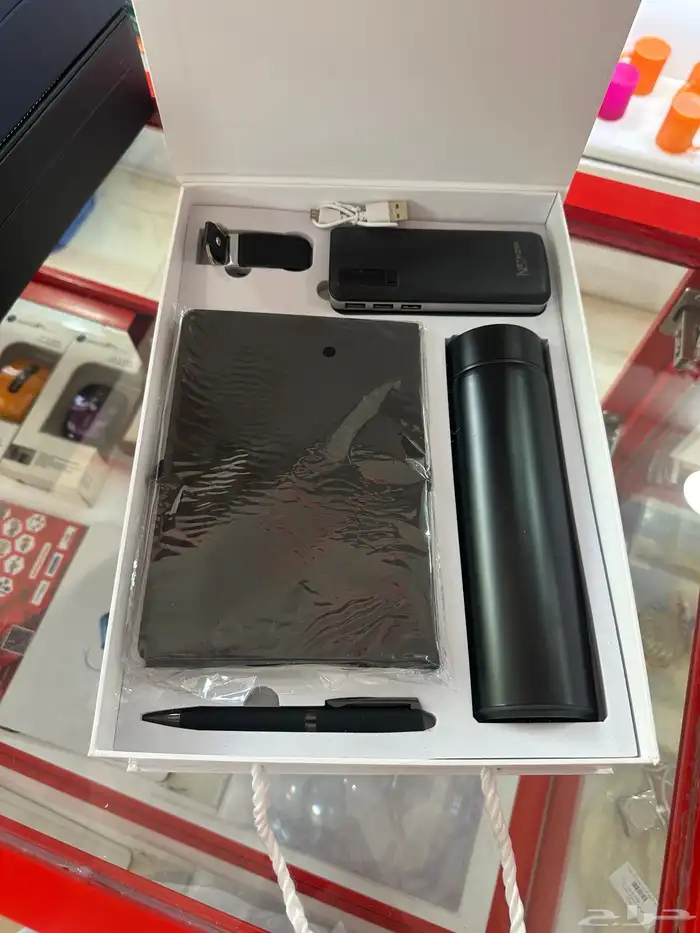 تنفيذ بكسات هدايا للشركات وتنفيذ مستلزمات المطبوعات 0