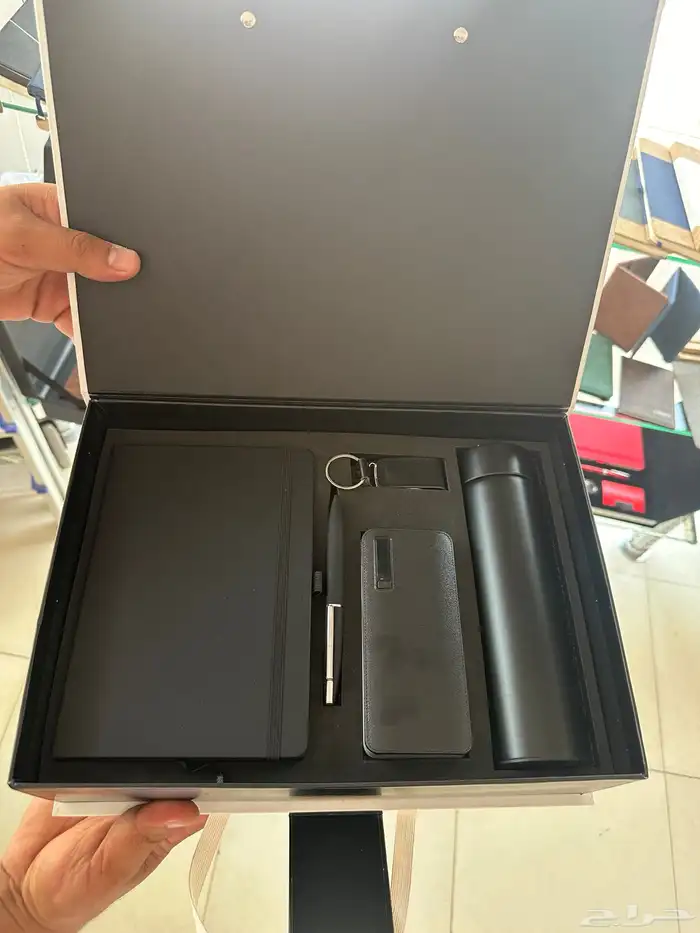 تنفيذ بكسات هدايا للشركات وتنفيذ مستلزمات المطبوعات 12