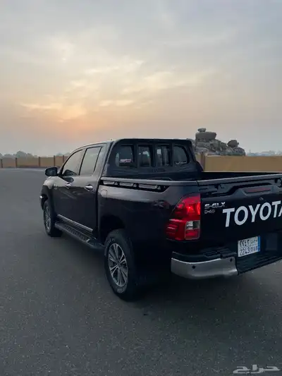 (تمم البيع)هايلوكس 2021 ديزل فل كامل مكينه 2400 7