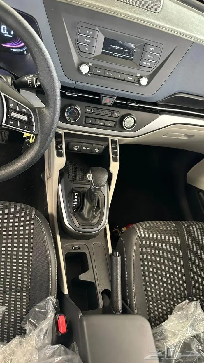 كيا كارينز 2024 استاندر 1