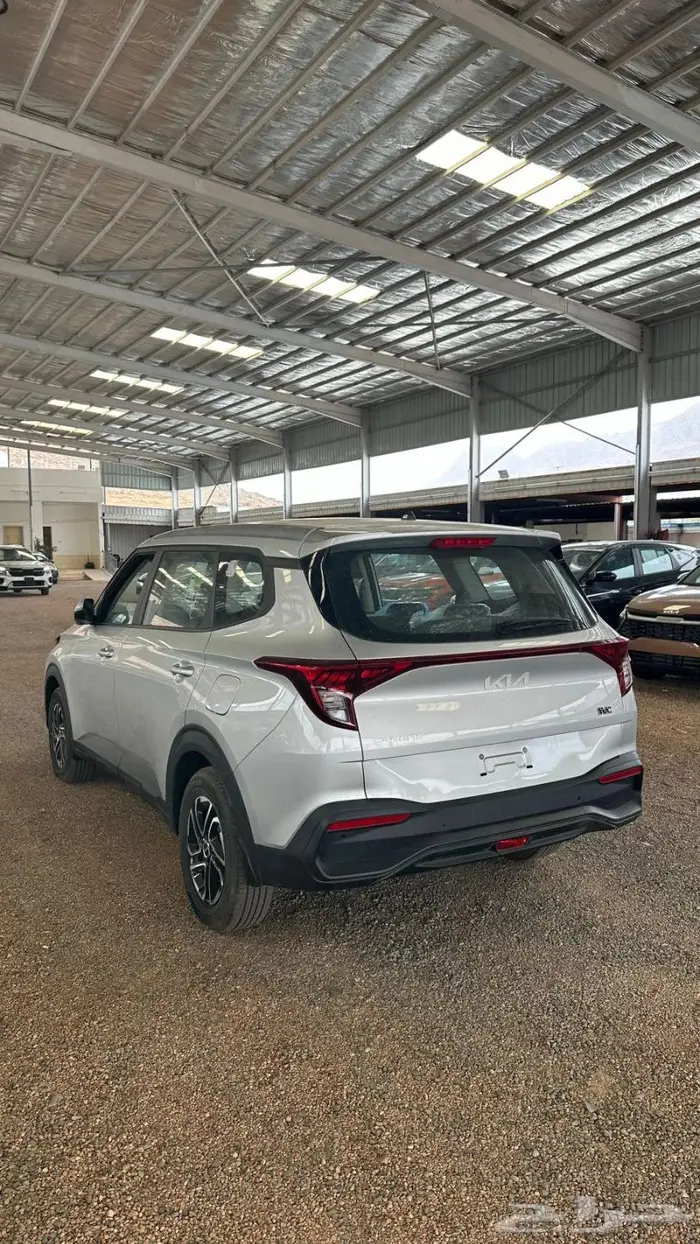 كيا كارينز 2024 استاندر 10