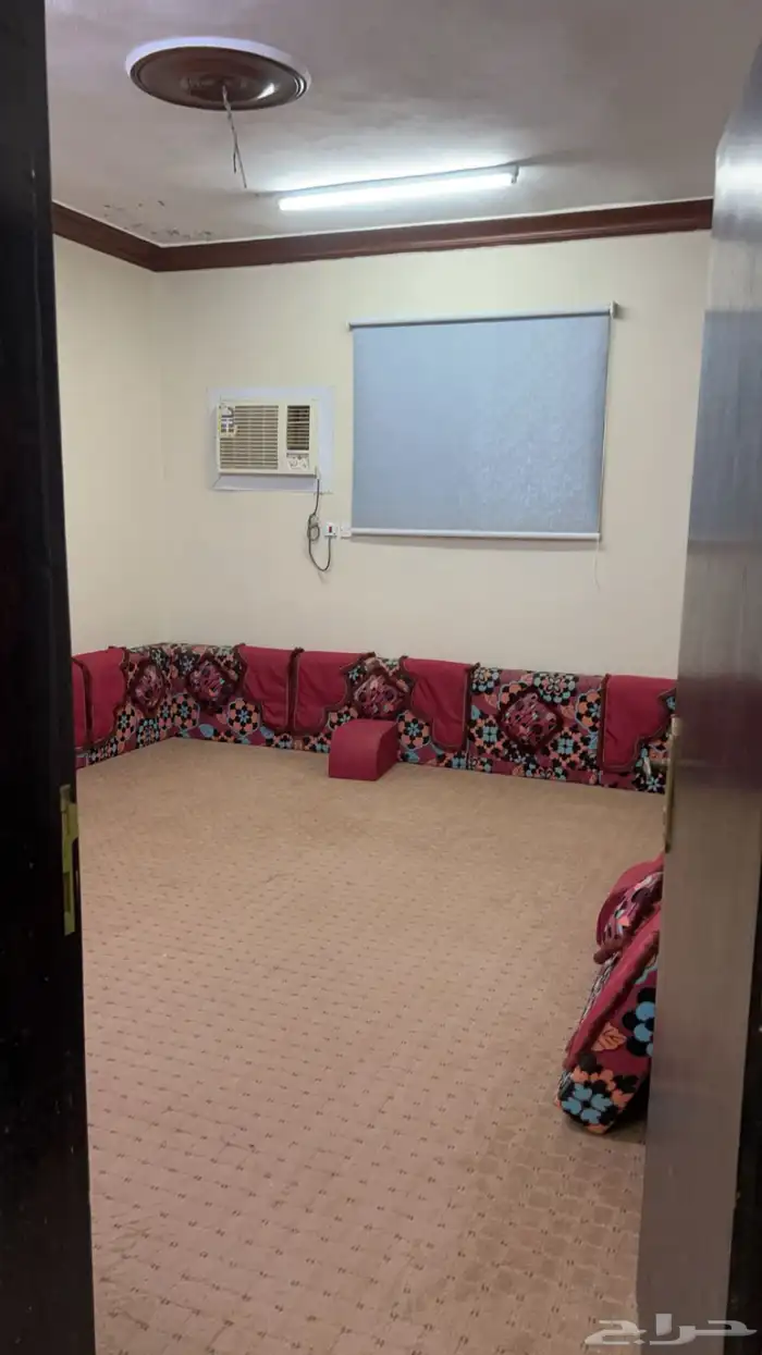 شقه دور ثاني مفروشة ونظيفة الذيبية حي ب 3