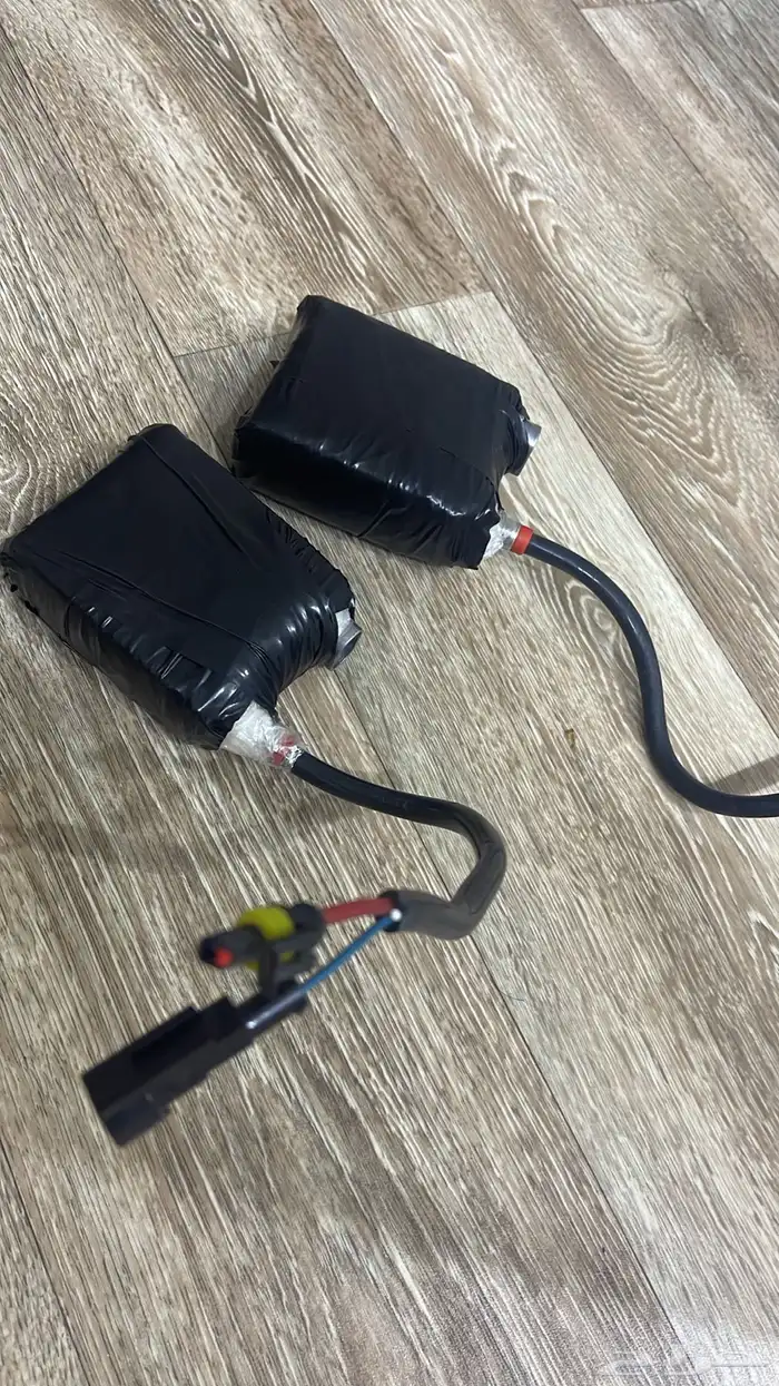 لدات ومحولات الزونون وشمعات وعدسات لجميع السيارات اصلي 37