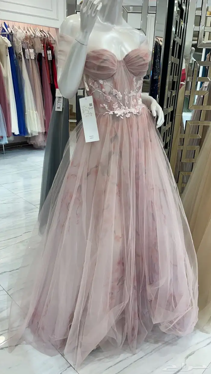 فستان مستعمل 0