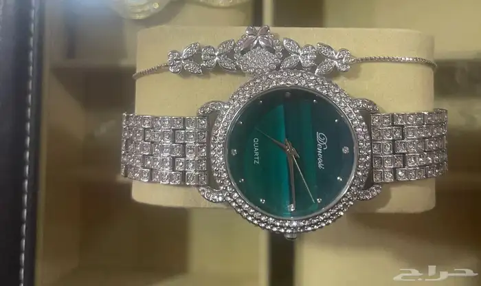 سعات رجالية ونسائه لبيع جديده ب80 ريال 30