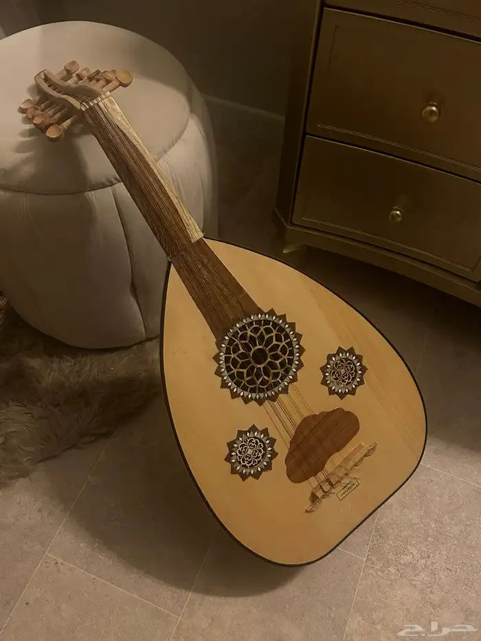 آلة موسيقية  عود 0
