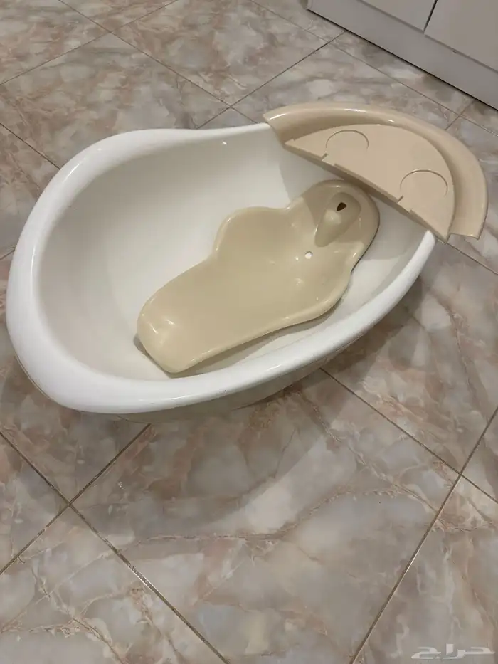 بانيو اطفال و سرير اطفال من شيكو 0