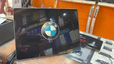 شاشات خلفيه بي ام دبليو الفئة السابعة 2022 2
