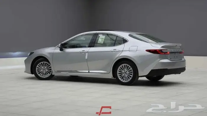 تويوتا كامري LE بنزين 2025 2