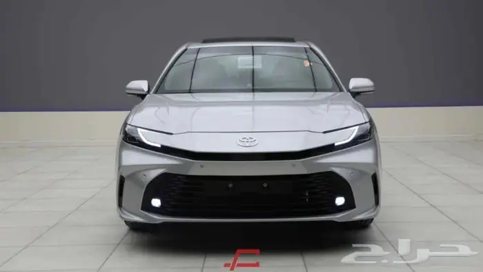 تويوتا كامري LE بنزين 2025 1