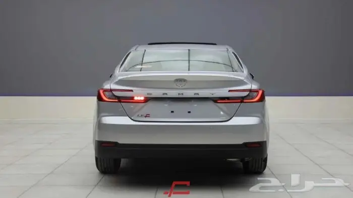 تويوتا كامري LE بنزين 2025 5