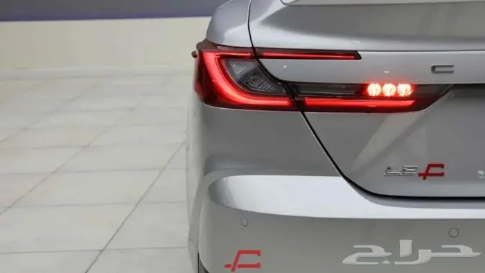 تويوتا كامري LE بنزين 2025 6